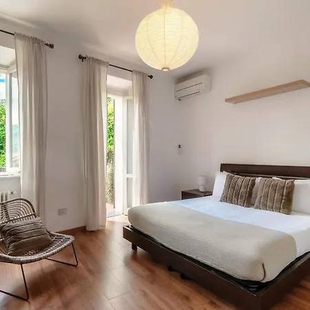 Casa Fortuna - By Myhomeincomo Lägenhet Argegno
