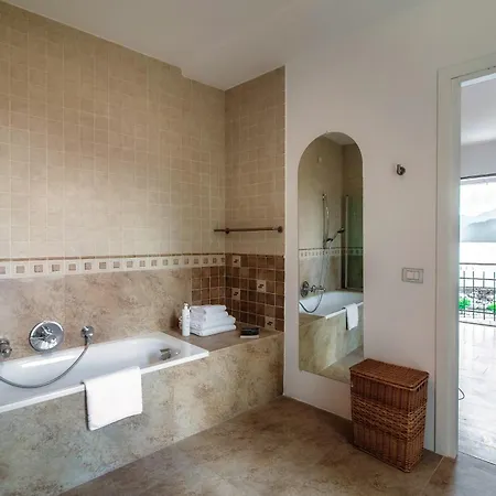 Casa Fortuna - By Myhomeincomo Lägenhet Argegno